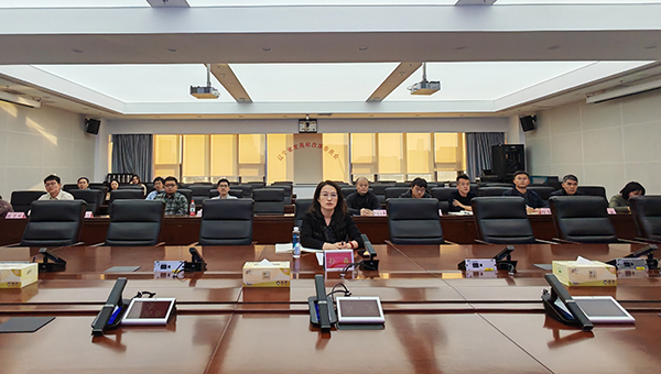 亚洲博彩论坛
举办第12期“发改交流讲堂”加快融入和主动服务全国统一大市场建设